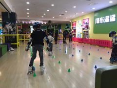 -阿布溜溜(同曦假日百货店)