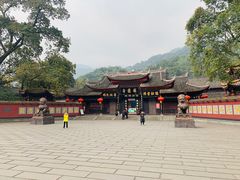 -峨眉山报国寺