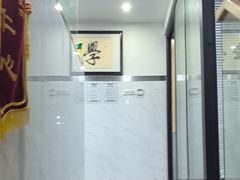 -伟伟宠物医院·CT影像中心·瑞派犬猫综合性门诊(汉口总院)