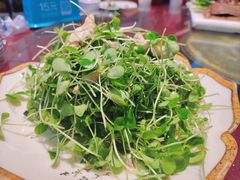 香椿苗拌核桃仁-鸿亨泰杂鱼馆(港馨家园店)