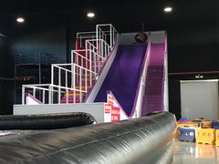 -嘿哟动霸CHUA·新潮玩运动娱乐中心·蹦床滑冰团建乐园