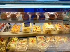 面包甜点陈列柜-白玉兰食品(甜云店)