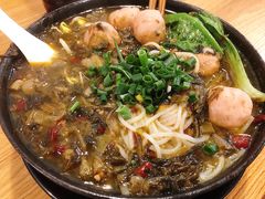 酸菜丸子米线-李米线(总店)