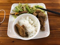 -阿育王寺素斋馆