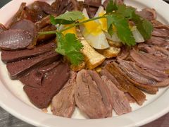 招牌卤狮头鹅七拼-潮界(虹桥新天地店)