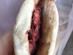 腊牛肉夹馍-杨天玉腊牛羊肉店