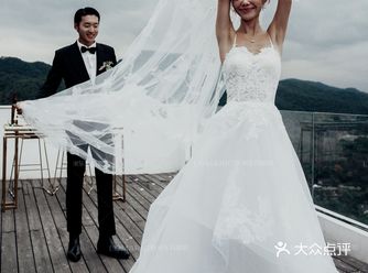 大气又有仪式感的婚纱照