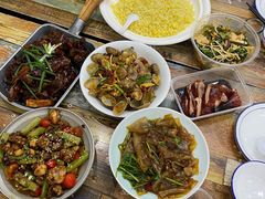 跳跳牛蛙-八张桌子(老店)