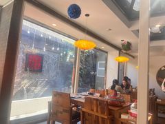 -毛辣果·贵州红酸汤牛肉火锅(西单店)