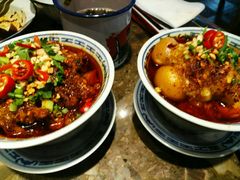 -沪小二炭火蛙锅(淮海中路美食不夜城店)