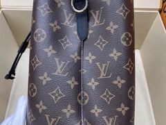 -小飞侠奢侈品回收 寄卖 养护(宝山宝龙广场店)