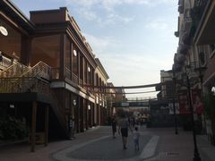 -王府井奥莱临潼小镇(临潼店)