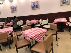 大堂-红宝石·鲜奶小方·海派西点房(南丹店)