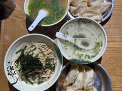 -黄阿姨锅贴大王(万航渡路店)