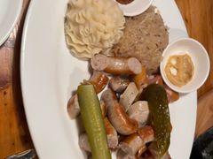 什锦香肠拼盘-宝莱纳啤酒花园餐厅PAULANER BRAUHAUS Nanjing(广州路店)