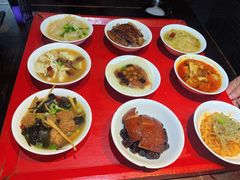 -蓝田九大碗民俗食府(蓝田店)