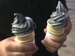 -麦当劳(展览路店)