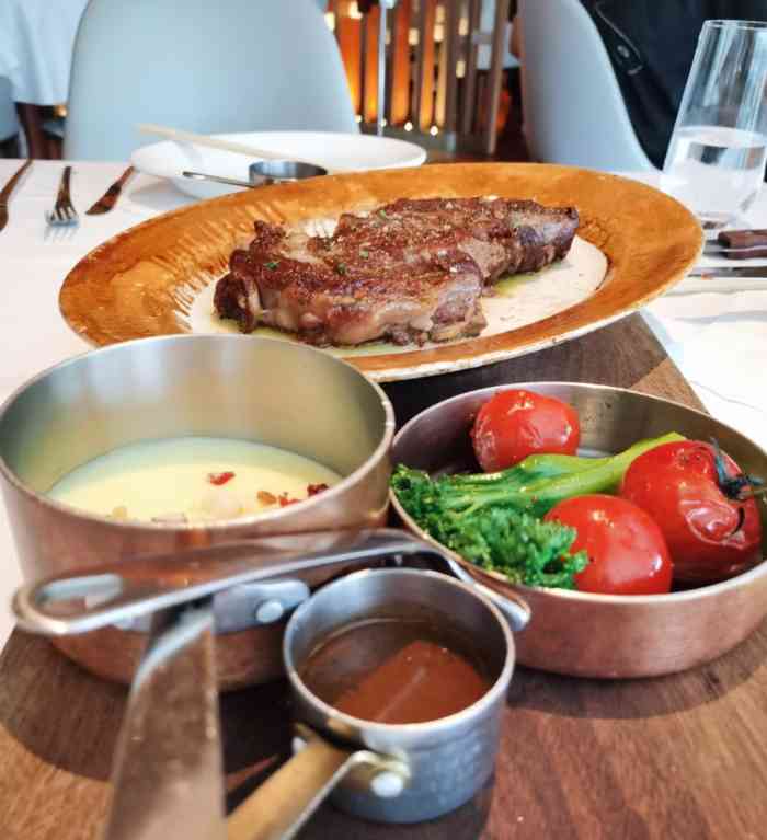 去安贞医院检查完就近选了环宇荟一直不喜牛排的我也吃了大半份味道中