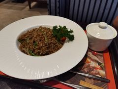青椒牛肉蛋炒饭-天母蓝鸟西餐厅·烘焙蛋糕(十三碗店)