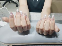 -艾珂·美甲美睫