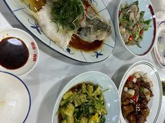 -明本湛江鸡•海鲜小厨(陈家祠店)