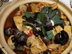 田螺鸭脚煲-阿谋美食·广西菜