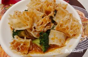Storm Juice-Soaked Cold Noodles with Lotus Root