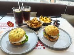 -必胜客(华南摩尔店)
