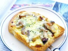 土豆泥黑椒肠吐司-奈雪的茶(市百一店)