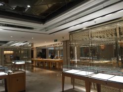 -北京七彩云南翡翠珠宝旗舰店(月坛店)