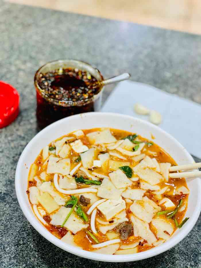 马国栋大胡子羊肉面片·清真(会宁路店)-"去兰州,这个店正好离住的