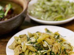 酸菜茭头炒大肠-海口滨海新村143号海南老字号炒菜店