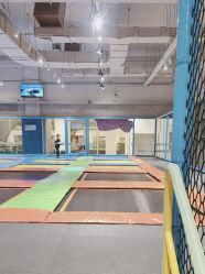 -探奇乐园蹦床公园(日月广场店)