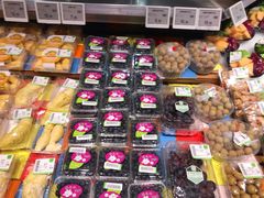 -中百仓储超市有限公司(越秀星汇维港店)