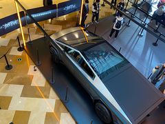 -TESLA 特斯拉(上海太古汇体验店)