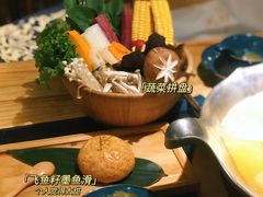 -湊湊火锅·茶憩(上海合生汇店)