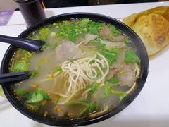 牛肉粉丝汤-牛煎里牛肉煎包淮南牛肉汤(广东路店)