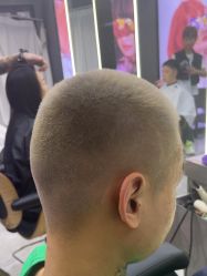 -藤野造型烫发染发