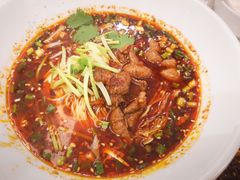 -李与白包子铺(桐梓林店)