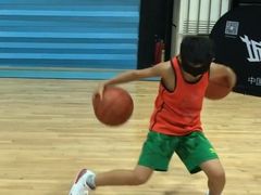 -悦动体能篮球羽毛球网球(三里河店)