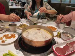 -洪氏嗨捞·广东猪肚鸡·椰子鸡火锅(西咸万象城店)