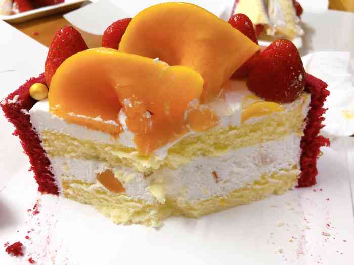 美心西饼mei-xin cakes(光明广场店)-"蛋糕明明写着13号生产,保质期到