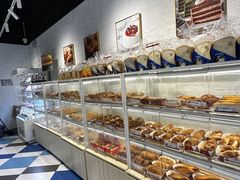 -85度C(生甜甜圈研究工坊·上海松江人民北路店)