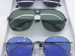 -罗伯特眼镜·蔡司官方授权(罗湖国贸店)