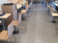 大堂-麦当劳(军博店)