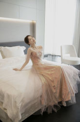 -莫小姐婚纱