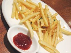 -玛格萝妮比萨屋(陆家浜路店)