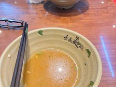 -亮亮面馆(经六路店)
