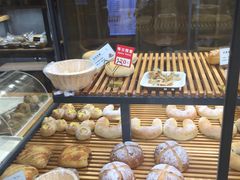 -焙丽拾光(麦凯乐直营店)