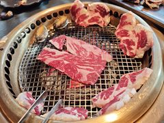 -铭牛烧肉·和牛海鲜自助(高新月牙湖店)